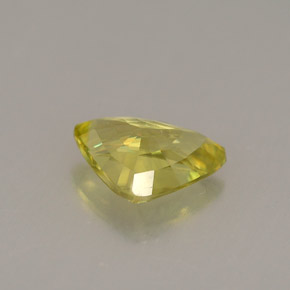 Esfena amarelo natural 0,93ct, trillion, VVS-VS