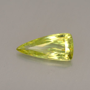 Esfena verde natural 0,74ct, trillion, VS
