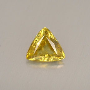 Esfena amarelo natural 0,63ct, trillion, VVS-VS
