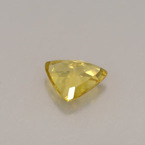 Esfena amarelo natural 0,63ct, trillion, VVS-VS