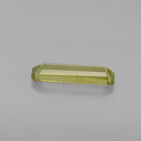 Esfena verde natural 0,97ct, corte esmeralda, VS-SI
