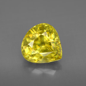 Esfena amarelo natural 3,28ct, formato de pêra, VS