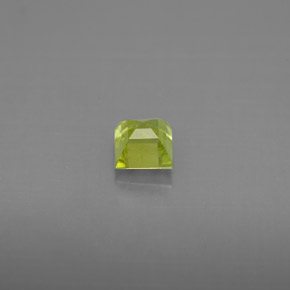 Esfena verde natural 0,45ct, quadrado, VS