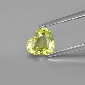 Esfena verde natural 1,44ct, formato de coração, VS