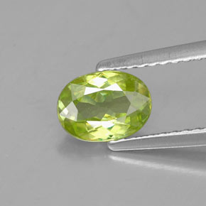 Esfena verde natural 0,84ct, corte oval, VVS-VS