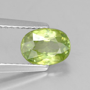 Esfena verde natural 1,07ct, corte oval, VVS-VS