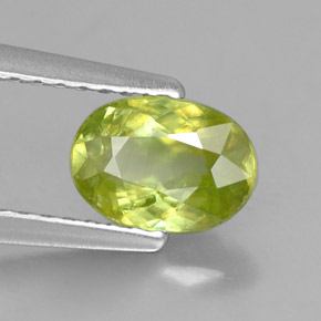 Esfena verde natural 0,88ct, corte oval, VS