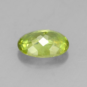 Esfena verde natural 0,88ct, corte oval, VS