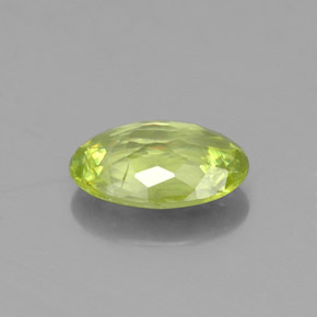 Esfena Verde Dourado Natural 0.64ct, Corte Oval, VS