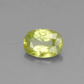 Esfena verde natural 0,83ct, corte oval, VS