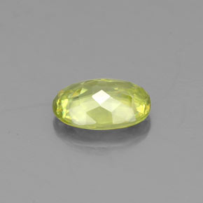 Esfena verde natural 0,83ct, corte oval, VS