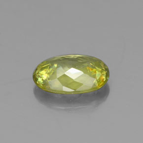 Esfena verde natural 0,85ct, corte oval, VS
