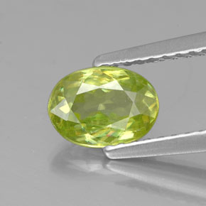 Esfena Verde Dourado Natural 0.85ct, Corte Oval, VS