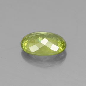 Esfena Verde Dourado Natural 0.85ct, Corte Oval, VS