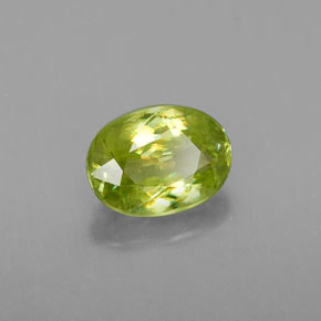 Esfena verde natural 1,05ct, corte oval, VS