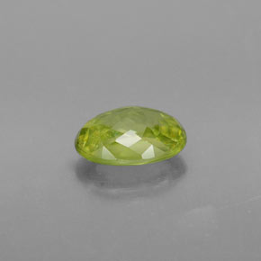 Esfena verde natural 1,05ct, corte oval, VS