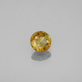 Esfena Verde Dourado Natural 0.49ct, Corte Redondo, SI