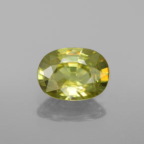 Esfena verde natural 1,60ct, corte oval, VVS-VS