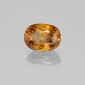 Esfena amarelo natural 2,40ct, corte oval, SI