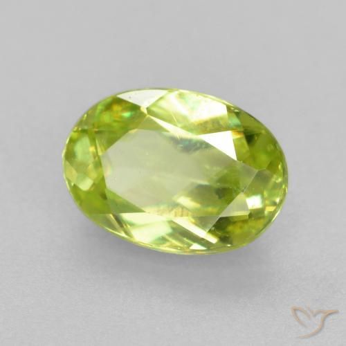 Esfena Verde claro Natural 0.77ct, oval, VS