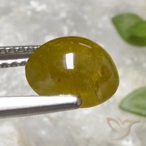 Esfena amarelo médio Natural 3.20ct, oval, Translúcido