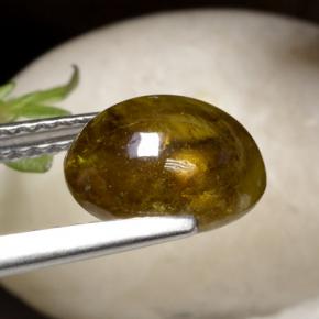 Esfena dourado esverdeado natural 2,92ct, corte oval, translúcido