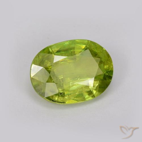 Esfena Verde claro Natural 1.54ct, oval, VS-SI