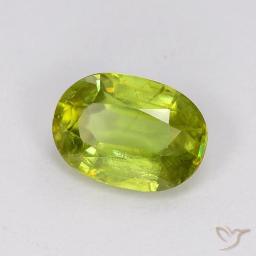 Esfena Verde claro Natural 1.37ct, oval, VS-SI