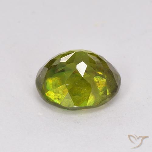 Esfena Verde Floresta Quente Natural 0.95ct, oval, VS-SI