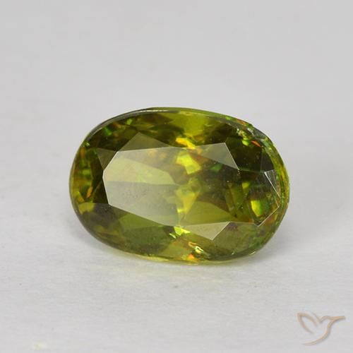 Esfena Verde floresta Natural 0.73ct, oval, VS