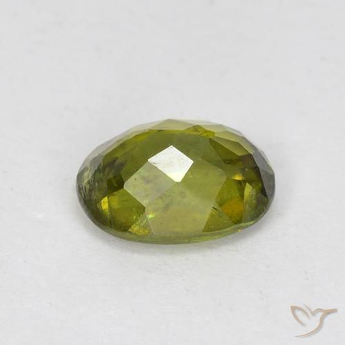Esfena Verde Terroso Quente Natural 0.83ct, oval, VS-SI