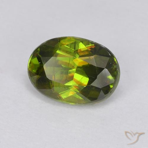 Esfena Verde Terroso Quente Natural 1.11ct, Corte Oval, VVS-VS