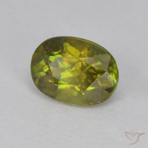Esfena Verde médio-escuro Natural 0.73ct, oval, VVS-VS