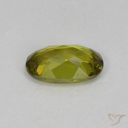 Esfena Verde médio-escuro Natural 0.74ct, oval, VVS-VS