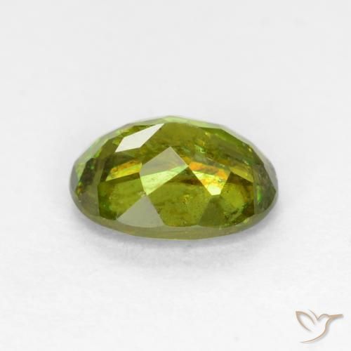 Esfena Verde Terroso Quente Natural 0.65ct, oval, SI