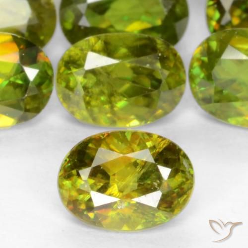 0.49ct Natural Verde médio Esfena, oval, VS-SI