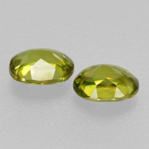 Pedras preciosas de Esfena Verde médio natural de 0.40 ct, Corte Oval, VS-SI