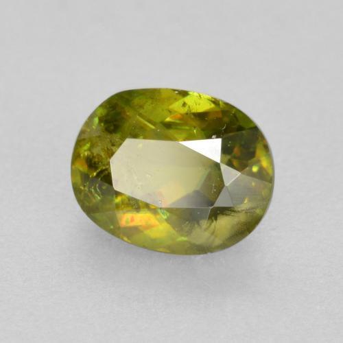 Esfena verde natural 0,54ct, corte oval, VS-SI