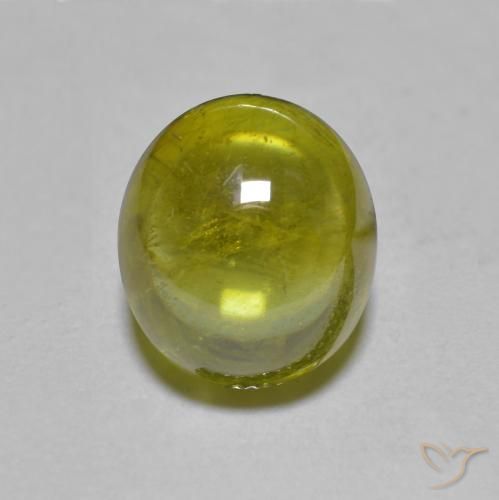 Esfena verde natural 2,40ct, corte oval, transparente