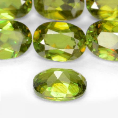 Esfena verde natural 0,29ct, corte oval, VS