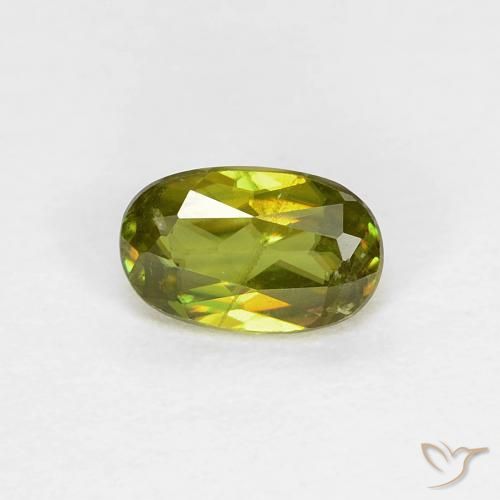 Esfena Verde Terroso Quente Natural 0.50ct, oval, VS