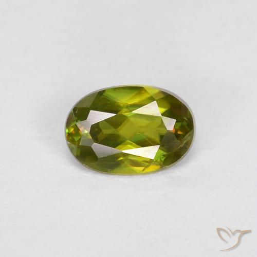 Esfena Verde Floresta Quente Natural 0.42ct, oval, VS