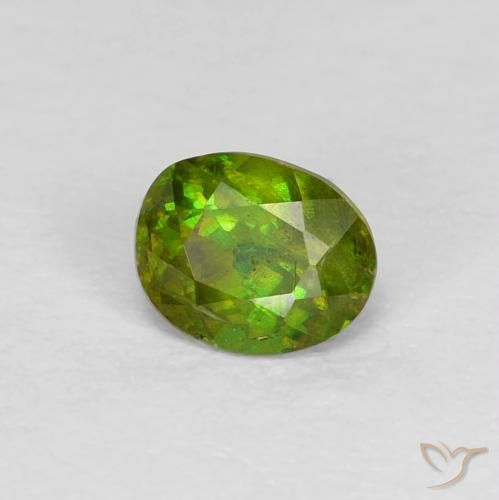 Esfena verde vivo Natural 0.48ct, oval, VS