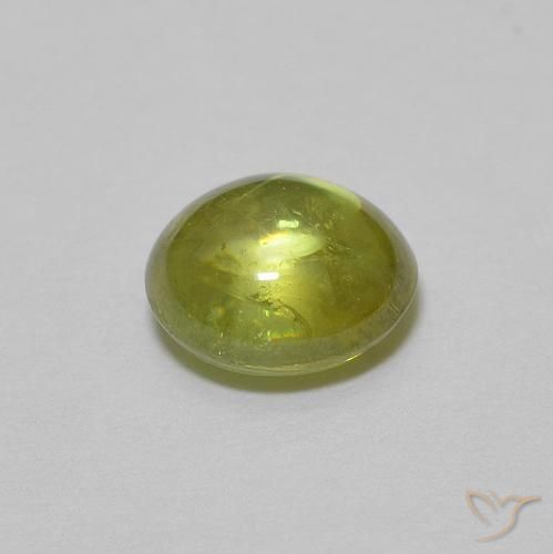 Esfena Verde Floresta Quente Natural 0.94ct, oval, Transparente