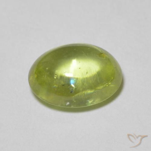 Esfena Verde oliva Natural 1.25ct, oval, Transparente