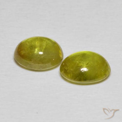 Pedras preciosas de Esfena Verde Floresta Quente natural de 3.13 ct, oval, Transparente