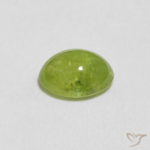 Esfena Luz verde Natural 0.85ct, oval, Transparente