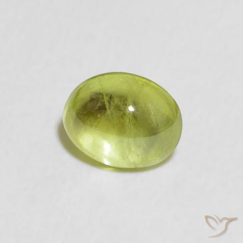 Esfena Verde oliva Natural 0.72ct, oval, Transparente