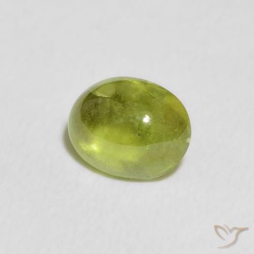 Esfena Verde oliva Natural 0.84ct, oval, Transparente