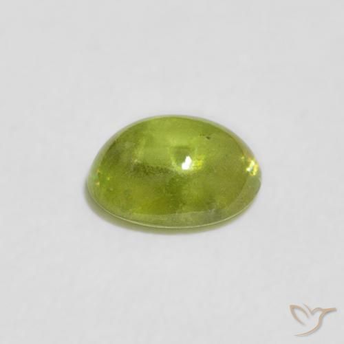 Esfena Verde oliva Natural 0.84ct, oval, Transparente